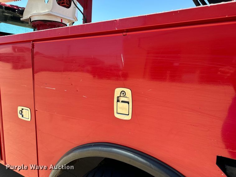 image for item OF9727 2013 International  WorkStar 7400 bucket truck