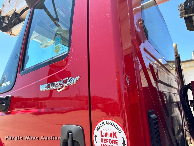 image for item OF9727 2013 International  WorkStar 7400 bucket truck