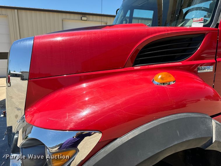 image for item OF9727 2013 International  WorkStar 7400 bucket truck