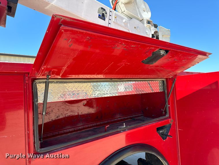 image for item OF9727 2013 International  WorkStar 7400 bucket truck