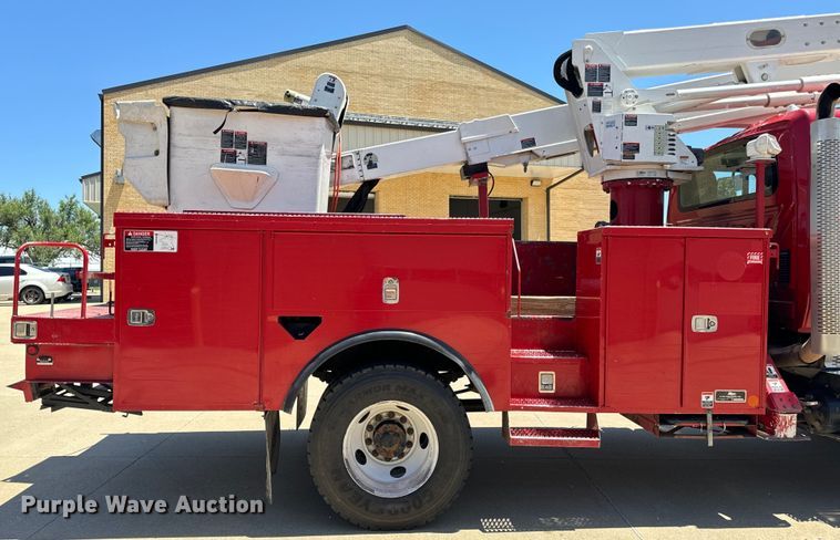 image for item OF9727 2013 International  WorkStar 7400 bucket truck