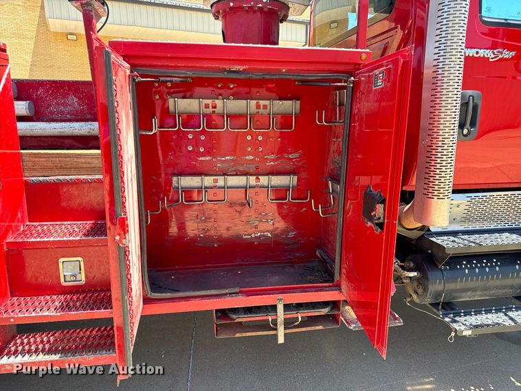 image for item OF9727 2013 International  WorkStar 7400 bucket truck