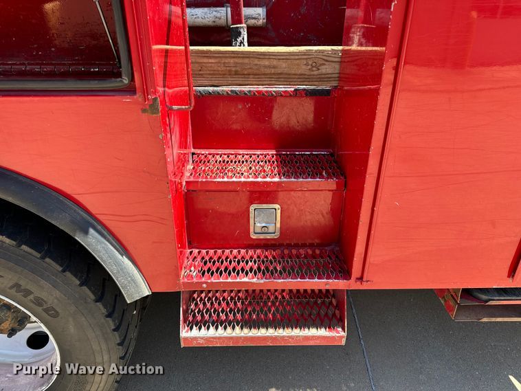 image for item OF9727 2013 International  WorkStar 7400 bucket truck