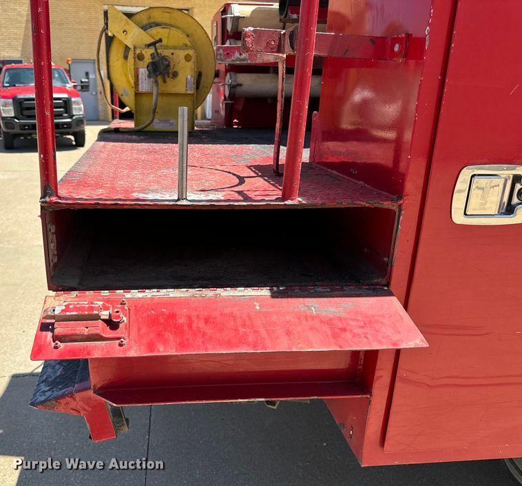 image for item OF9727 2013 International  WorkStar 7400 bucket truck