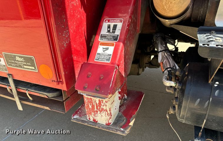 image for item OF9727 2013 International  WorkStar 7400 bucket truck