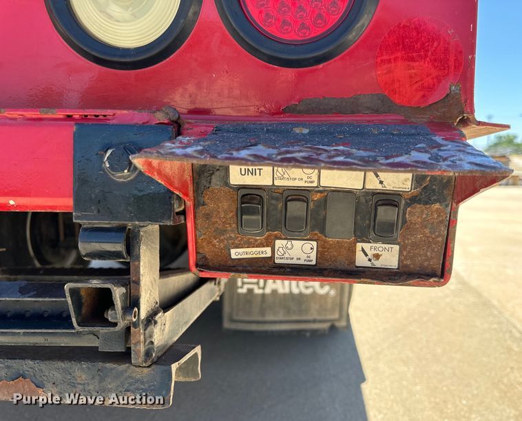 image for item OF9727 2013 International  WorkStar 7400 bucket truck