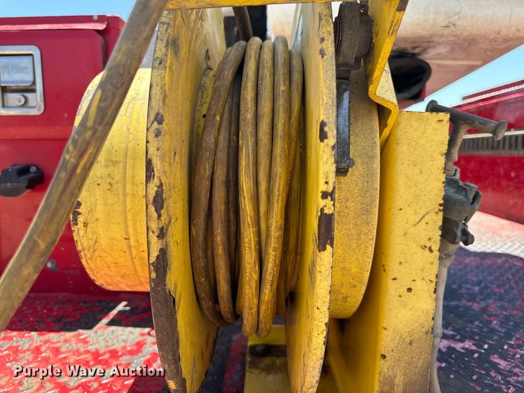 image for item OF9727 2013 International  WorkStar 7400 bucket truck