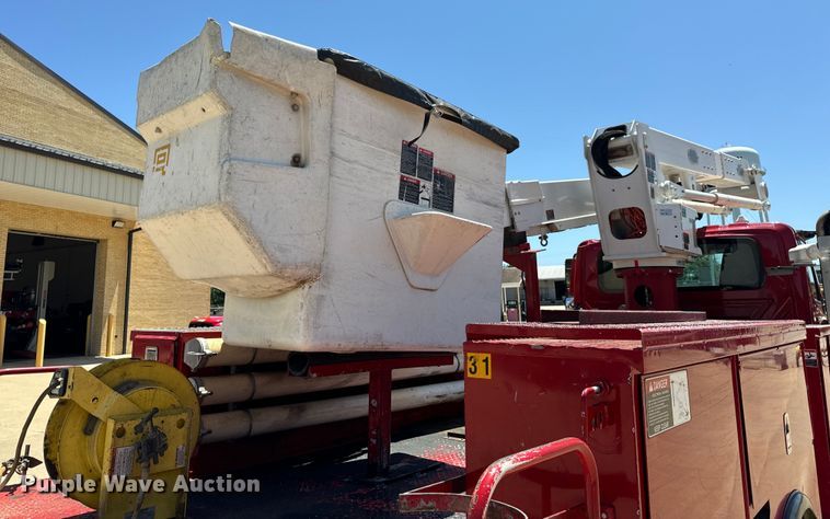 image for item OF9727 2013 International  WorkStar 7400 bucket truck