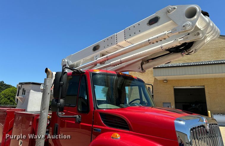 image for item OF9727 2013 International  WorkStar 7400 bucket truck