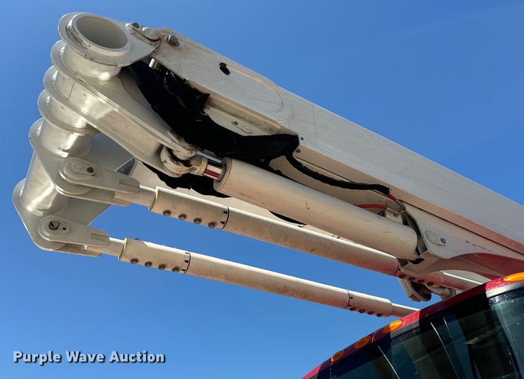 image for item OF9727 2013 International  WorkStar 7400 bucket truck