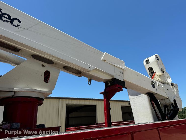 image for item OF9727 2013 International  WorkStar 7400 bucket truck