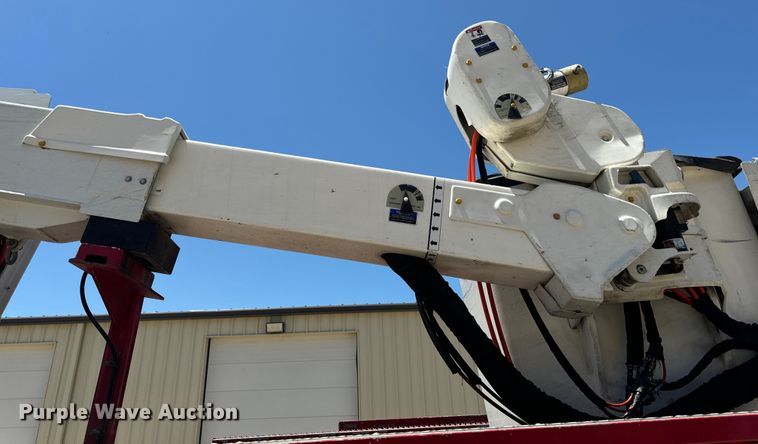 image for item OF9727 2013 International  WorkStar 7400 bucket truck