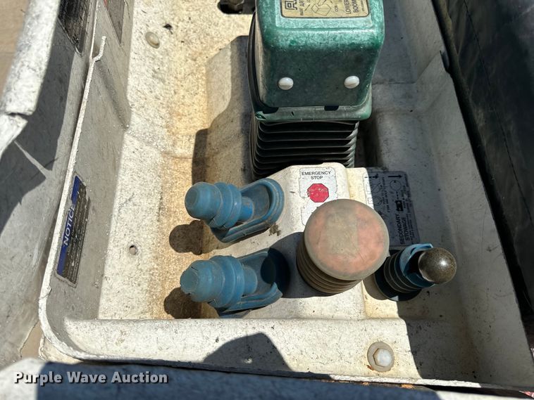 image for item OF9727 2013 International  WorkStar 7400 bucket truck