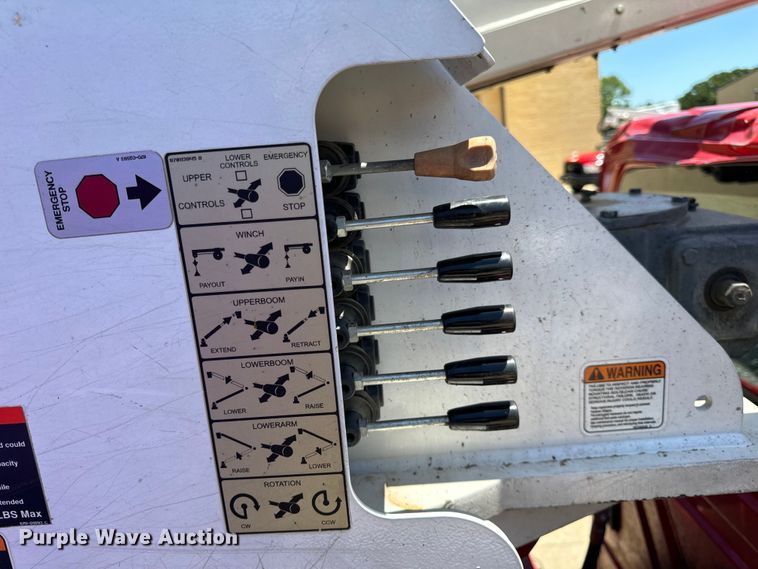 image for item OF9727 2013 International  WorkStar 7400 bucket truck