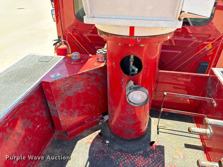 image for item OF9727 2013 International  WorkStar 7400 bucket truck