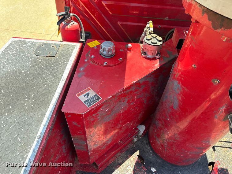 image for item OF9727 2013 International  WorkStar 7400 bucket truck