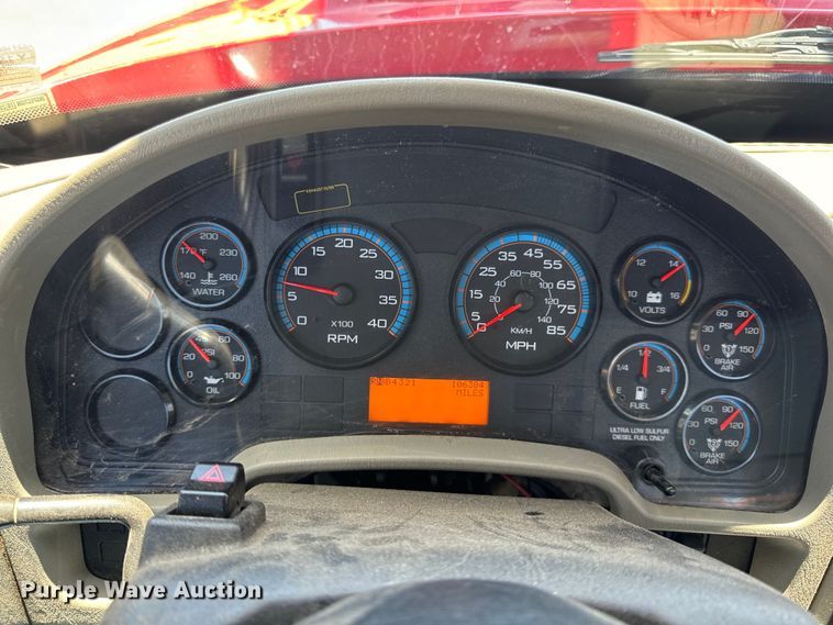 image for item OF9727 2013 International  WorkStar 7400 bucket truck