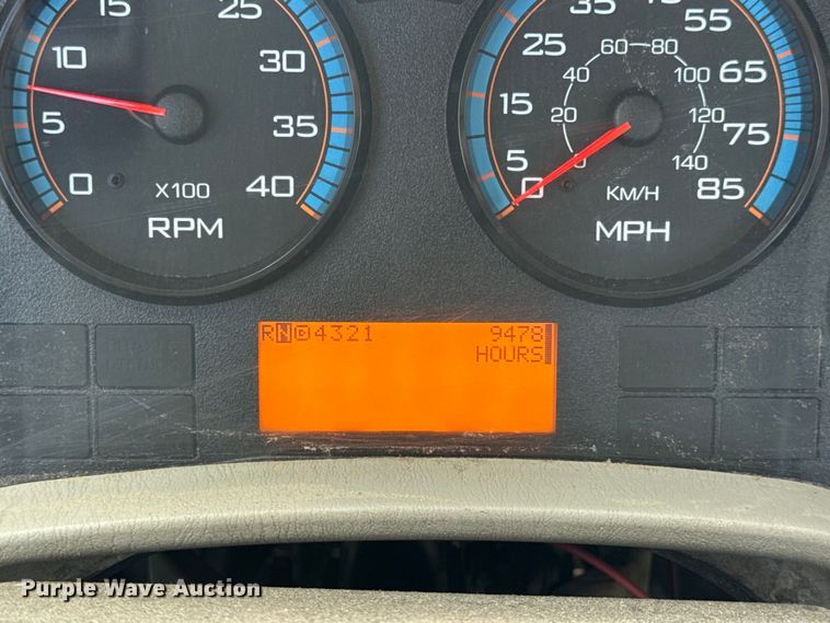 image for item OF9727 2013 International  WorkStar 7400 bucket truck