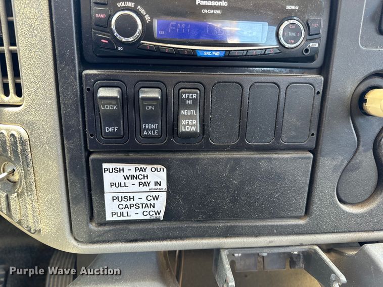 image for item OF9727 2013 International  WorkStar 7400 bucket truck