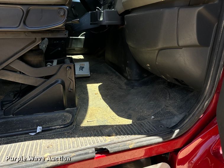 image for item OF9727 2013 International  WorkStar 7400 bucket truck