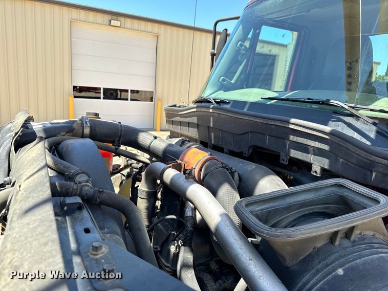 image for item OF9727 2013 International  WorkStar 7400 bucket truck