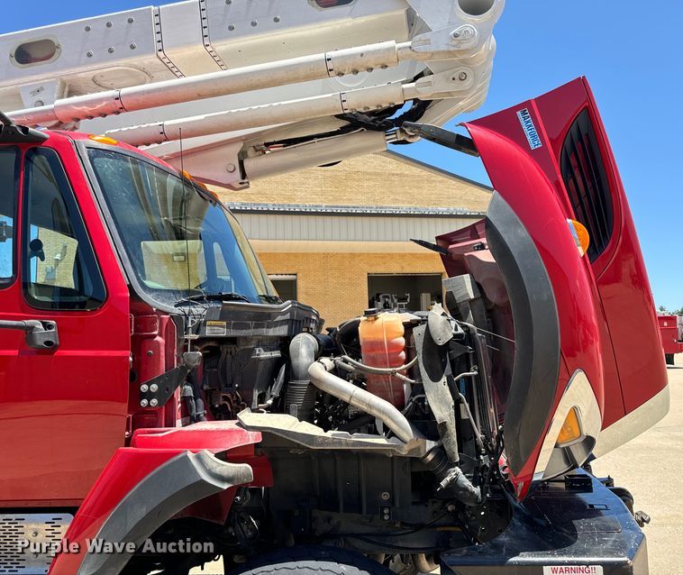 image for item OF9727 2013 International  WorkStar 7400 bucket truck