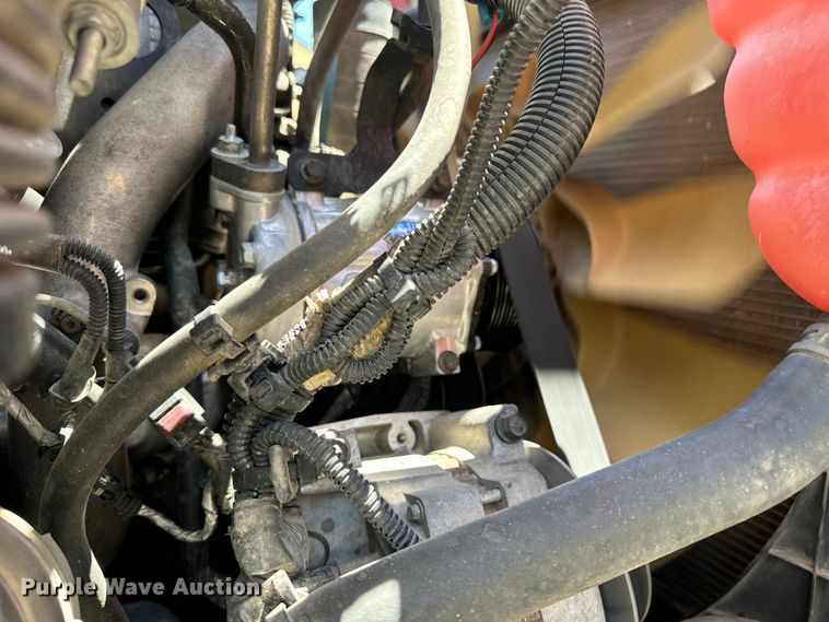 image for item OF9727 2013 International  WorkStar 7400 bucket truck