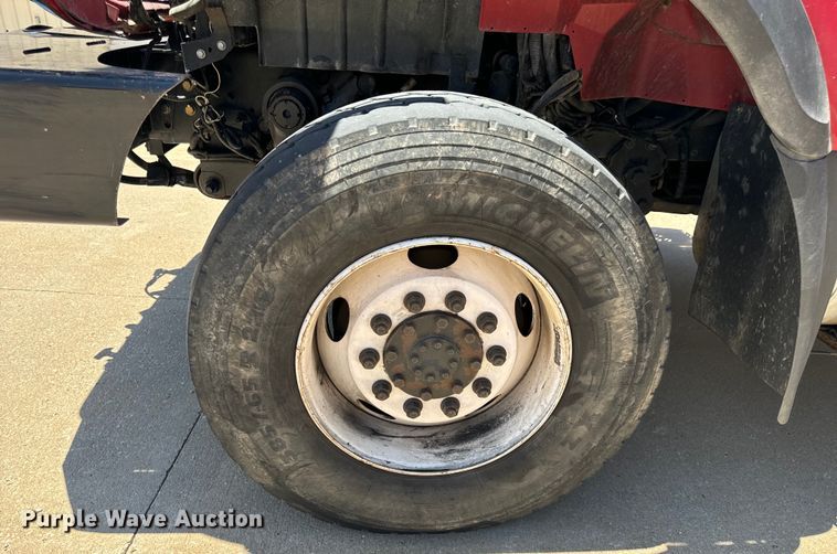 image for item OF9727 2013 International  WorkStar 7400 bucket truck