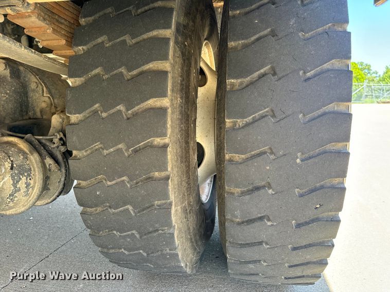 image for item OF9727 2013 International  WorkStar 7400 bucket truck