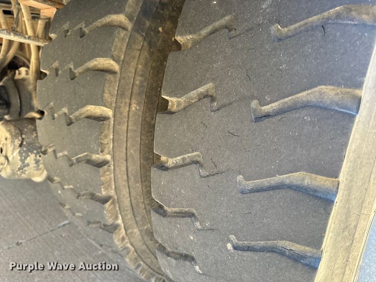 image for item OF9727 2013 International  WorkStar 7400 bucket truck