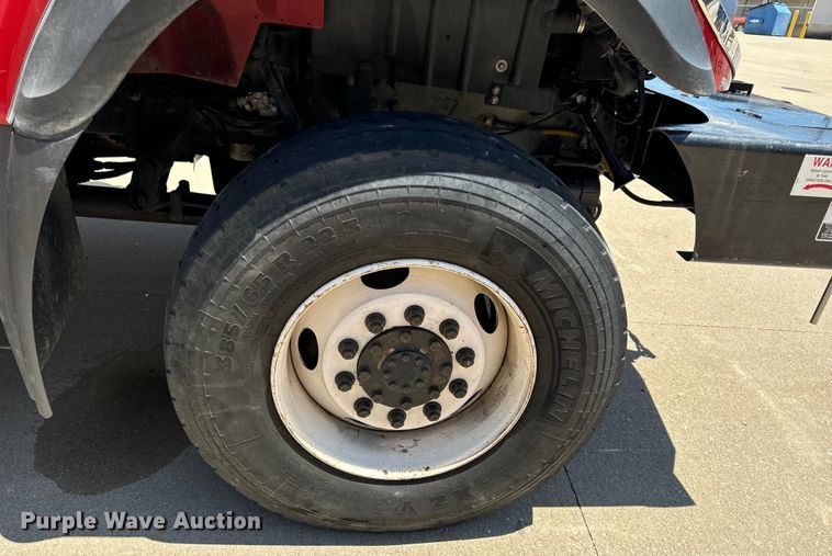 image for item OF9727 2013 International  WorkStar 7400 bucket truck