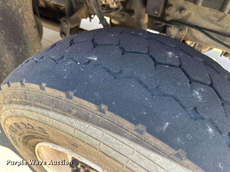 image for item OF9727 2013 International  WorkStar 7400 bucket truck