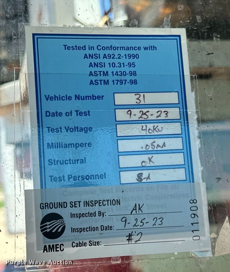 image for item OF9727 2013 International  WorkStar 7400 bucket truck