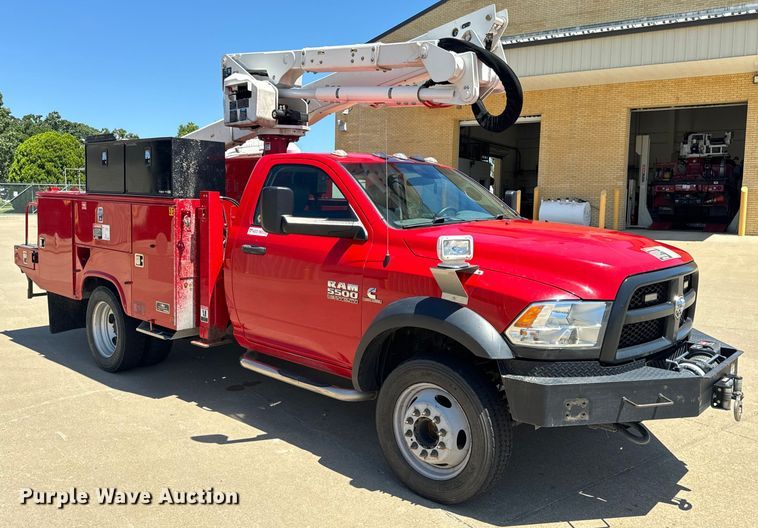 image for item OF9728 2015 Dodge Ram 5500HD bucket truck