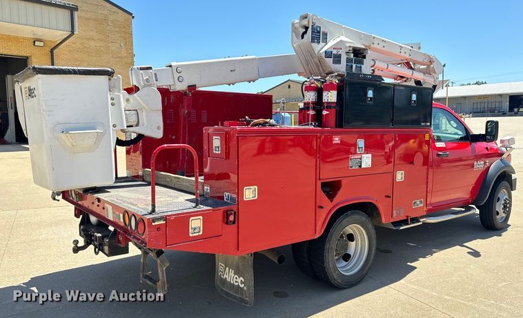 image for item OF9728 2015 Dodge Ram 5500HD bucket truck