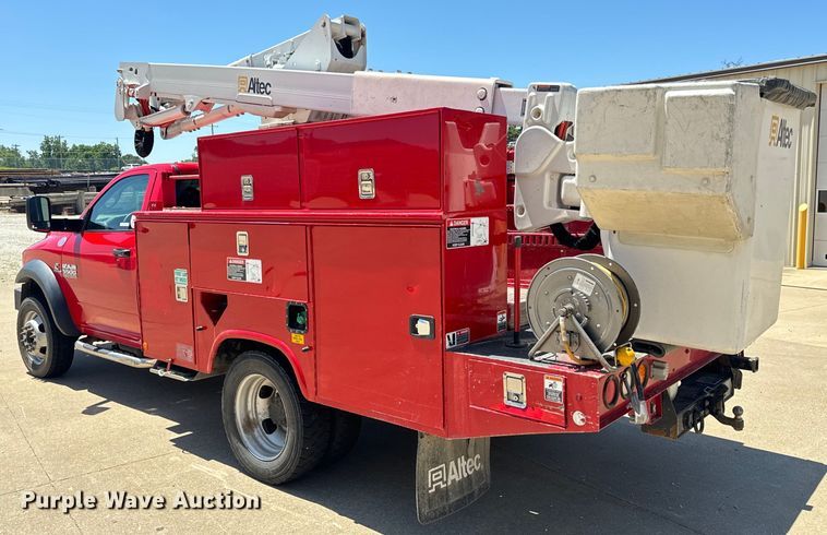 image for item OF9728 2015 Dodge Ram 5500HD bucket truck
