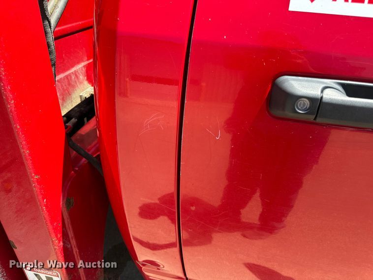 image for item OF9728 2015 Dodge Ram 5500HD bucket truck