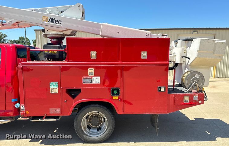 image for item OF9728 2015 Dodge Ram 5500HD bucket truck