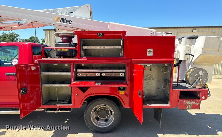 image for item OF9728 2015 Dodge Ram 5500HD bucket truck