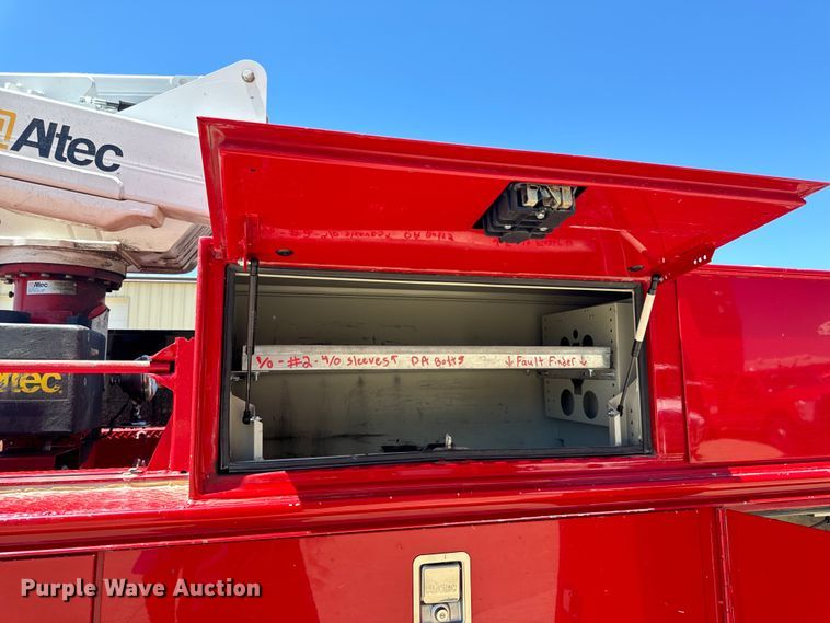 image for item OF9728 2015 Dodge Ram 5500HD bucket truck