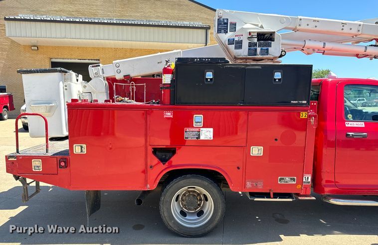 image for item OF9728 2015 Dodge Ram 5500HD bucket truck
