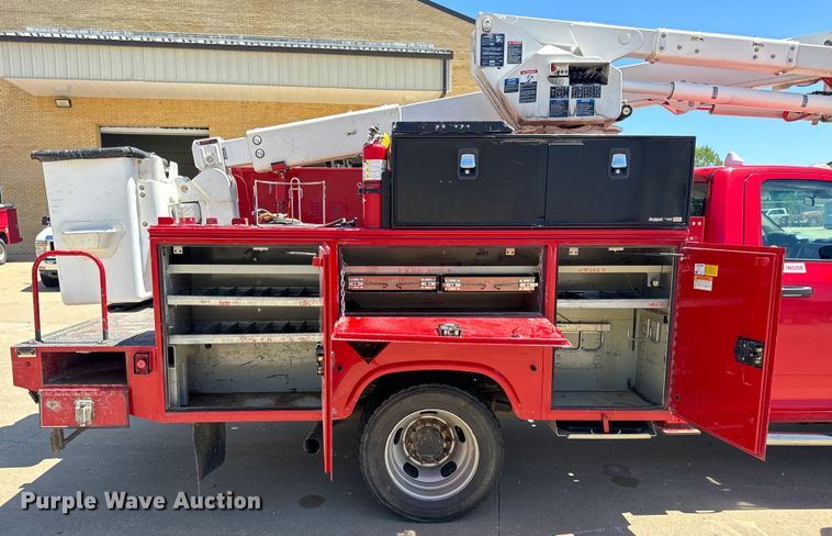 image for item OF9728 2015 Dodge Ram 5500HD bucket truck