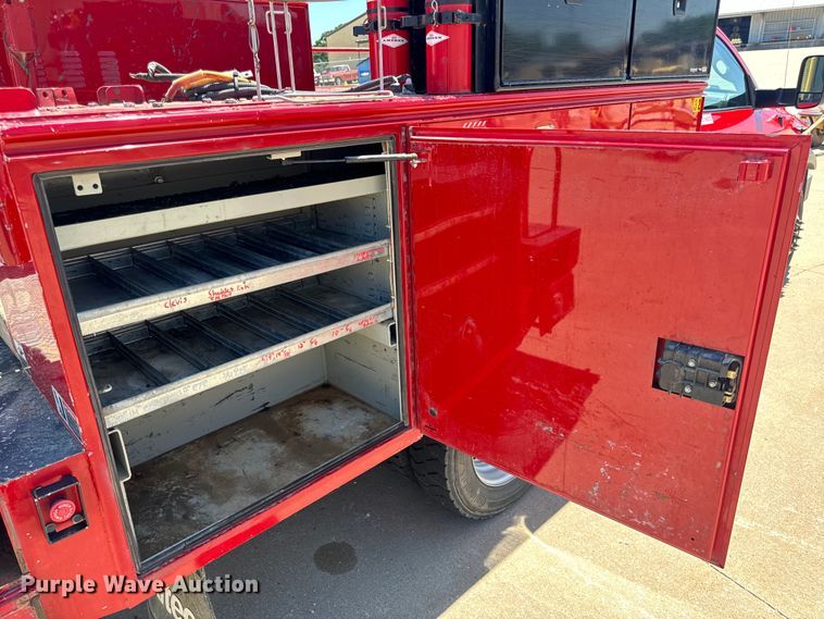 image for item OF9728 2015 Dodge Ram 5500HD bucket truck