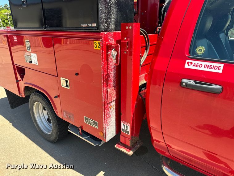 image for item OF9728 2015 Dodge Ram 5500HD bucket truck