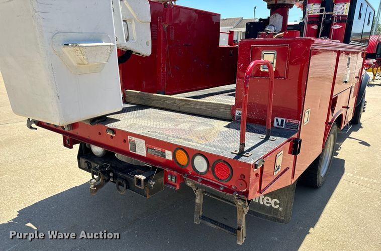 image for item OF9728 2015 Dodge Ram 5500HD bucket truck