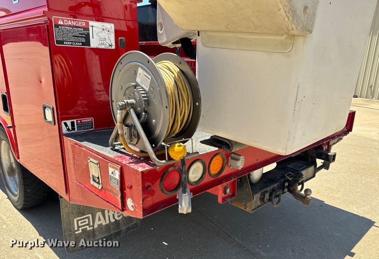 image for item OF9728 2015 Dodge Ram 5500HD bucket truck