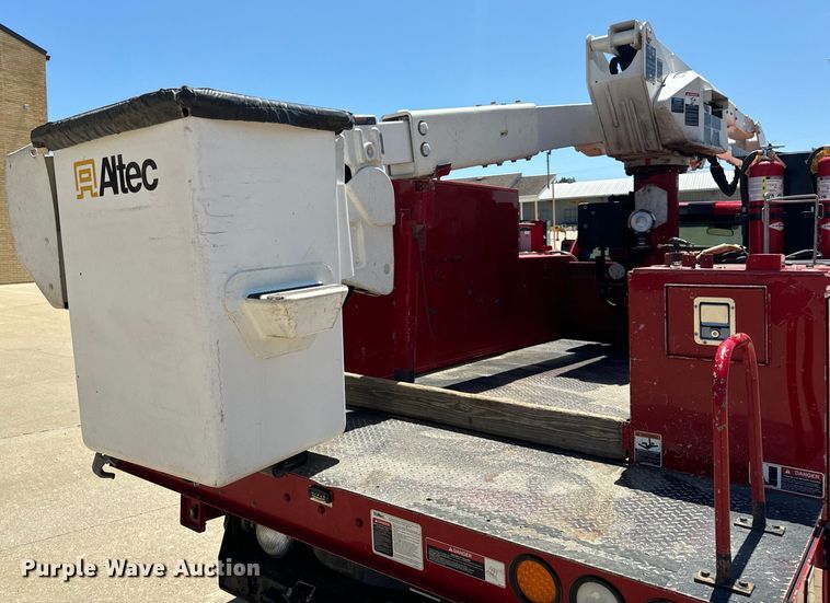 image for item OF9728 2015 Dodge Ram 5500HD bucket truck