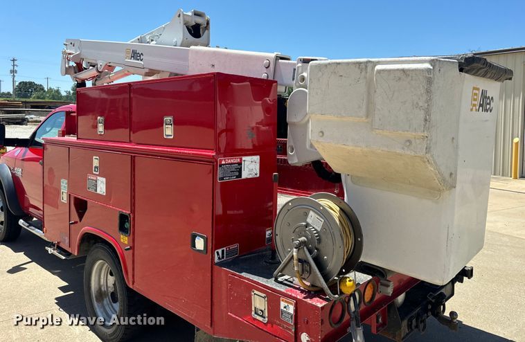 image for item OF9728 2015 Dodge Ram 5500HD bucket truck