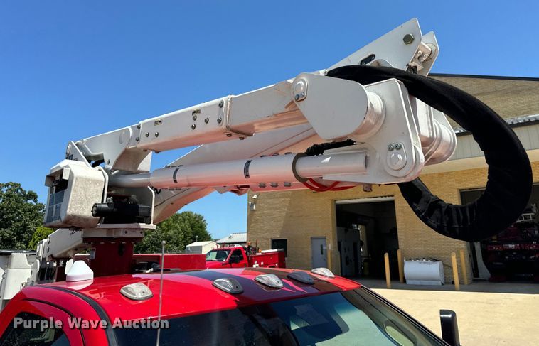 image for item OF9728 2015 Dodge Ram 5500HD bucket truck