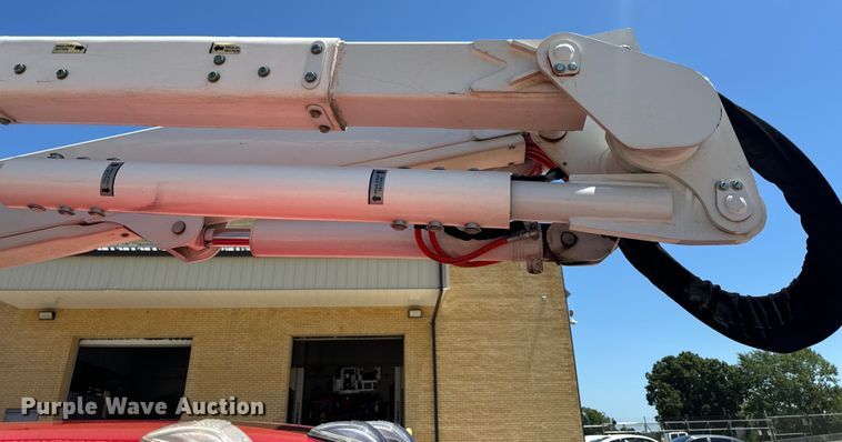 image for item OF9728 2015 Dodge Ram 5500HD bucket truck